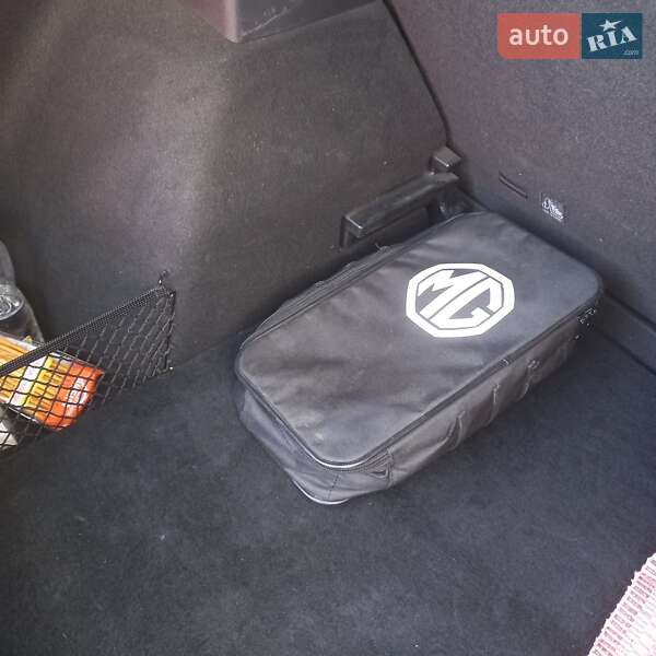 Седан MG ZS 2020 в Черновцах