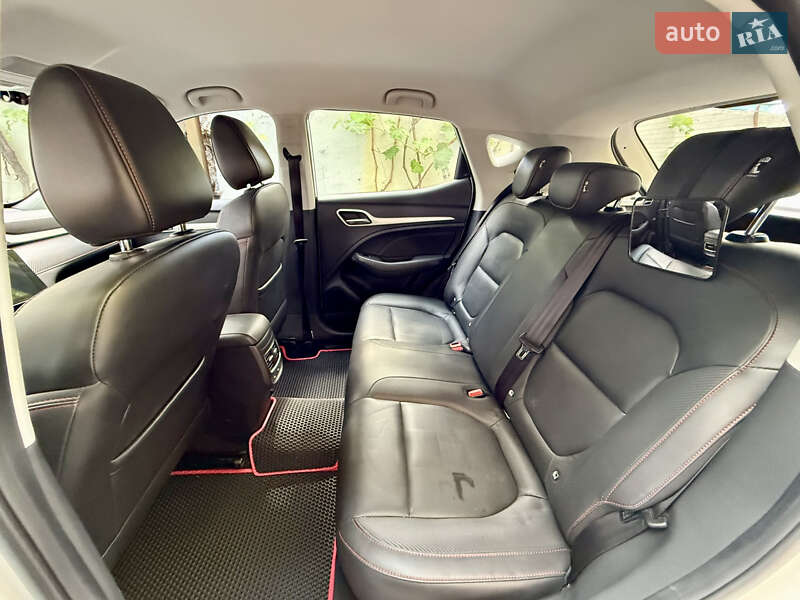 Внедорожник / Кроссовер MG ZS 2021 в Киеве