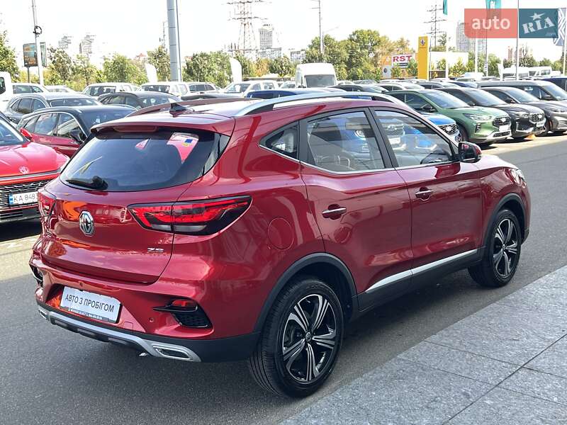 Внедорожник / Кроссовер MG ZS 2021 в Киеве