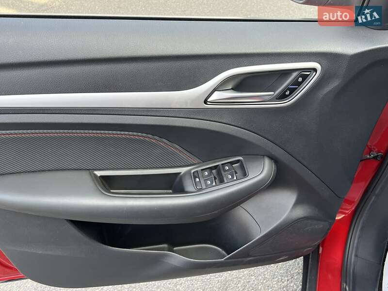 Внедорожник / Кроссовер MG ZS 2021 в Киеве