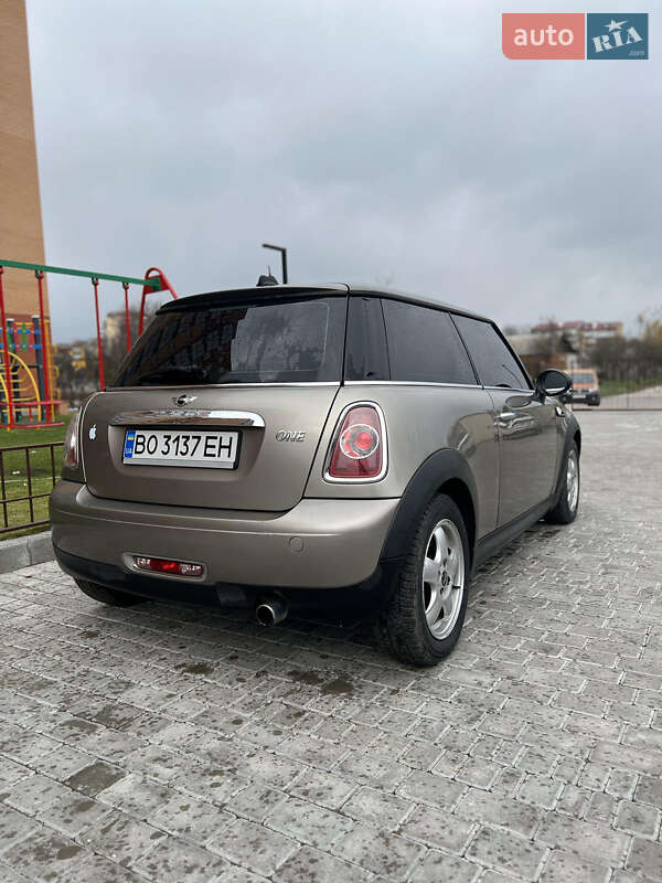 Хэтчбек MINI Clubman 2011 в Каменец-Подольском фото 26 Хэтчбек MINI Clubman 2011 в Каменец-Подольском