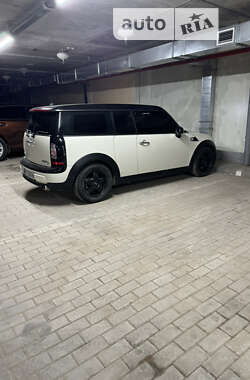 MINI Clubman 2011