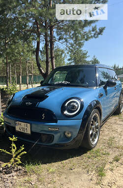 MINI Clubman 2012