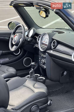 Кабриолет MINI Convertible 2011 в Киеве