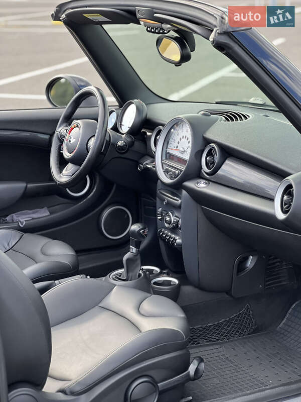 Кабриолет MINI Convertible 2011 в Киеве фото 36 Кабриолет MINI Convertible 2011 в Киеве