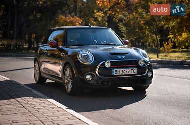 Кабриолет MINI Convertible 2016 в 