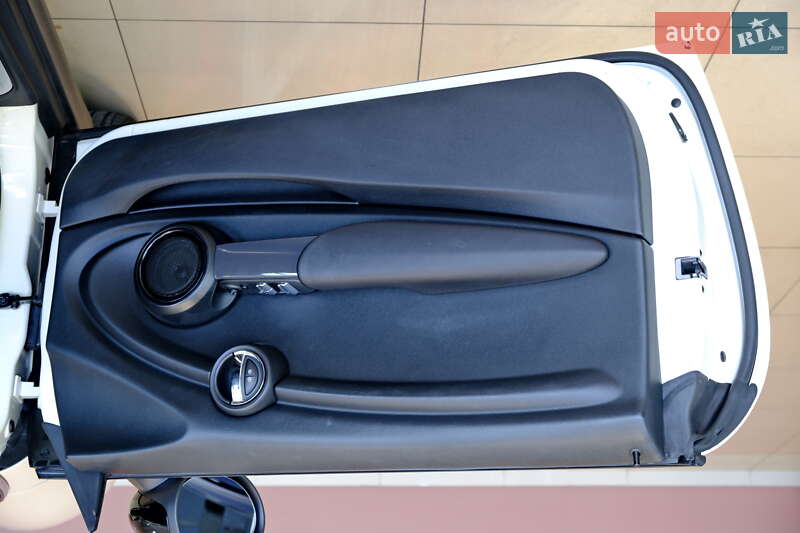Кабріолет MINI Convertible 2019 в Одесі