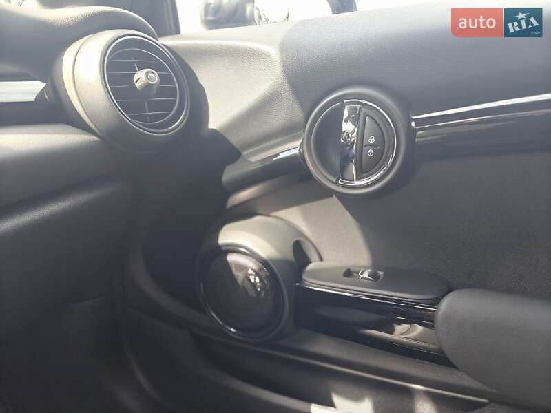 Кабриолет MINI Convertible 2019 в Киеве