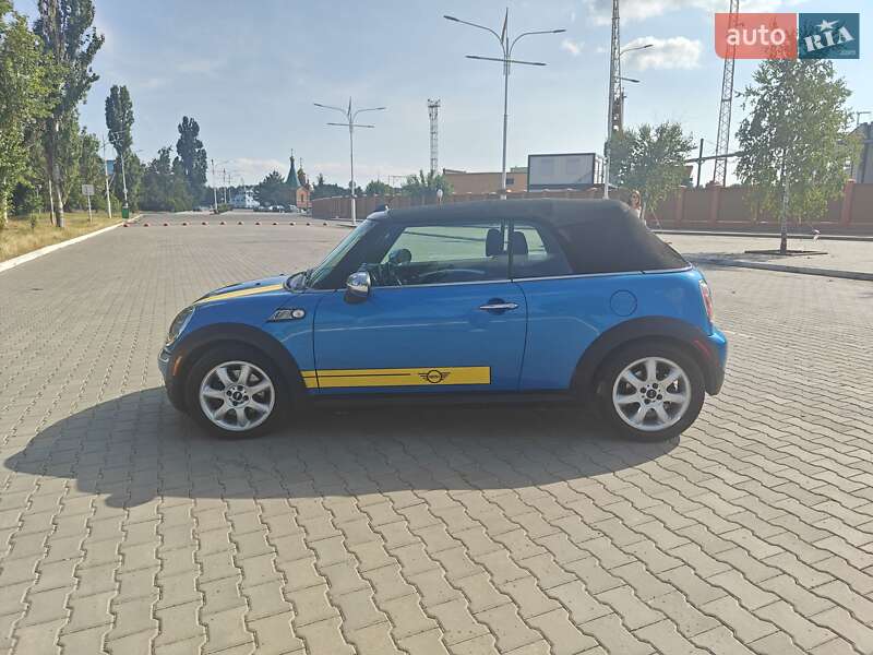 Кабриолет MINI Convertible 2010 в Измаиле