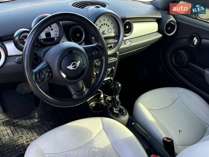Кабриолет MINI Convertible 2011 в Киеве
