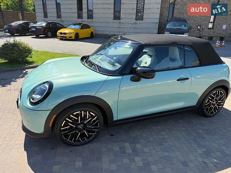 Кабріолет MINI Convertible 2024 в Києві фото 17 Кабріолет MINI Convertible 2024 в Києві
