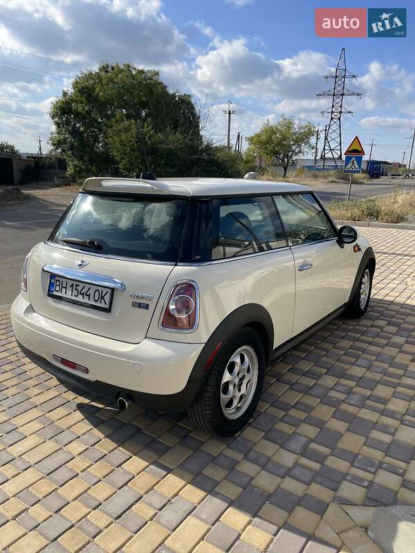 Хэтчбек MINI Cooper 2012 в Одессе
