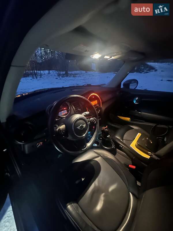 Хэтчбек MINI Cooper 2015 в Киеве