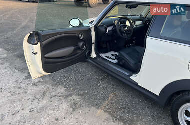 Хэтчбек MINI Cooper 2012 в 