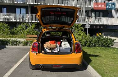 Хэтчбек MINI Cooper 2016 в 