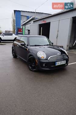 Хэтчбек MINI Cooper 2012 в 