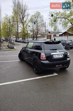Хэтчбек MINI Cooper 2012 в 