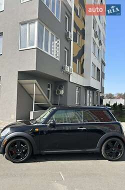 Хэтчбек MINI Cooper 2012 в 