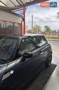 Хэтчбек MINI Cooper 2009 в 