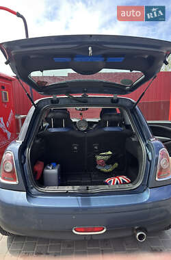 Хэтчбек MINI Cooper 2009 в 