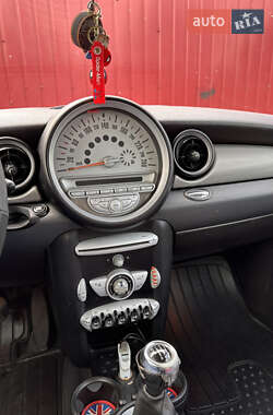 Хэтчбек MINI Cooper 2009 в 