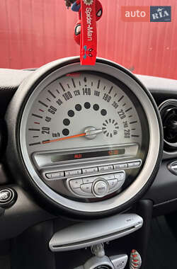 Хэтчбек MINI Cooper 2009 в 