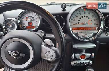 Хэтчбек MINI Cooper 2010 в 