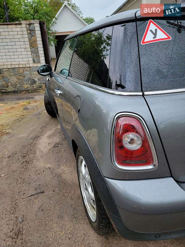 Хэтчбек MINI Cooper 2010 в Краснограде фото 6 Хэтчбек MINI Cooper 2010 в Краснограде