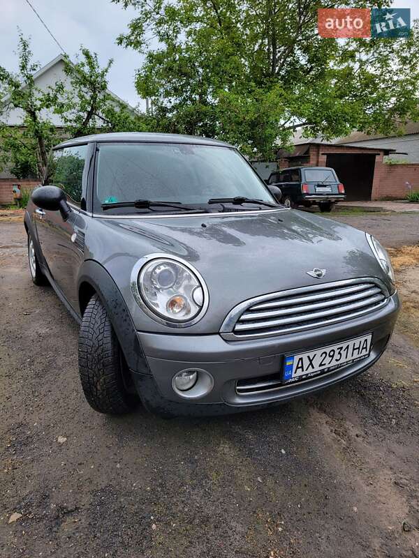Хэтчбек MINI Cooper 2010 в Краснограде фото 3 Хэтчбек MINI Cooper 2010 в Краснограде
