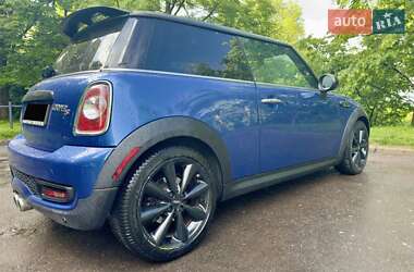 Хэтчбек MINI Cooper 2013 в 