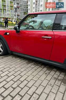 Хэтчбек MINI Cooper 2012 в 