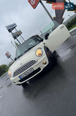 Хэтчбек MINI Cooper 2010 в 