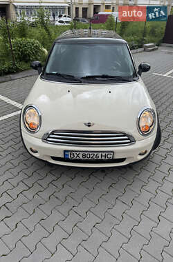 Хэтчбек MINI Cooper 2010 в 
