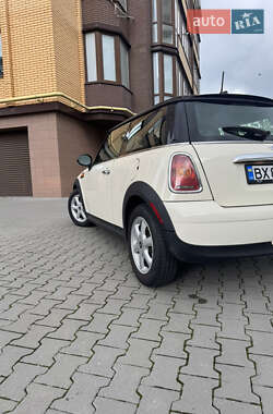 Хэтчбек MINI Cooper 2010 в 