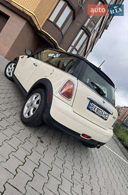 Хэтчбек MINI Cooper 2010 в 