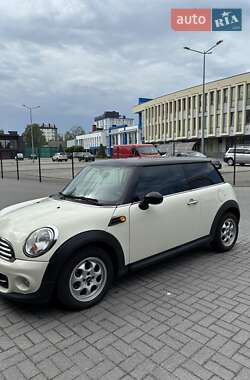 Хэтчбек MINI Cooper 2011 в 