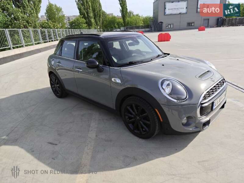 Хэтчбек MINI Cooper 2018 в Киеве