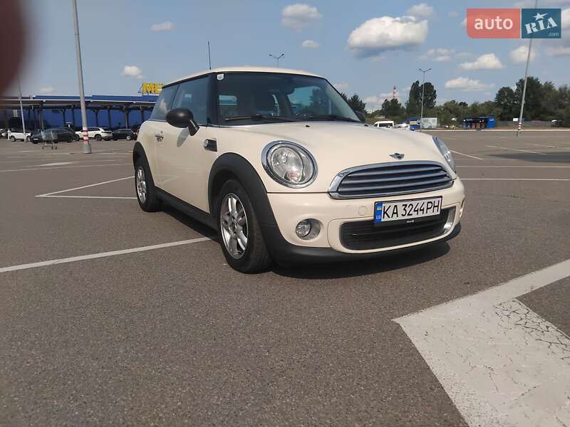 Хэтчбек MINI Cooper 2011 в Киеве