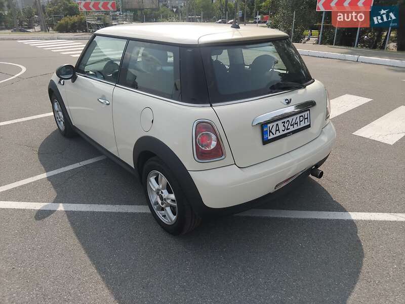 Хэтчбек MINI Cooper 2011 в Киеве