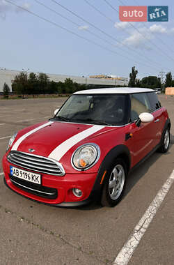Хэтчбек MINI Cooper 2011 в 