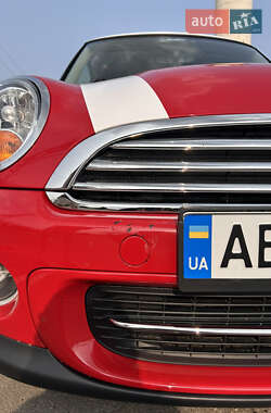 Хэтчбек MINI Cooper 2011 в 