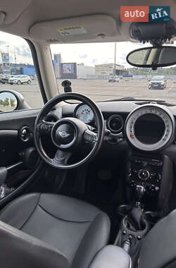 Хэтчбек MINI Cooper 2011 в 