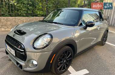 Хэтчбек MINI Cooper 2015 в 