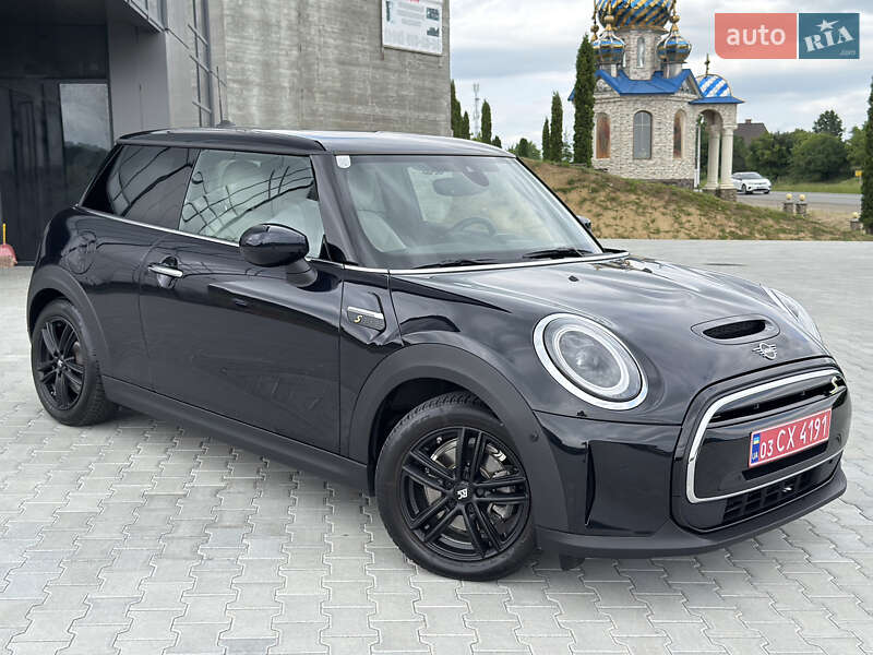 Хэтчбек MINI Cooper 2023 в Черновцах