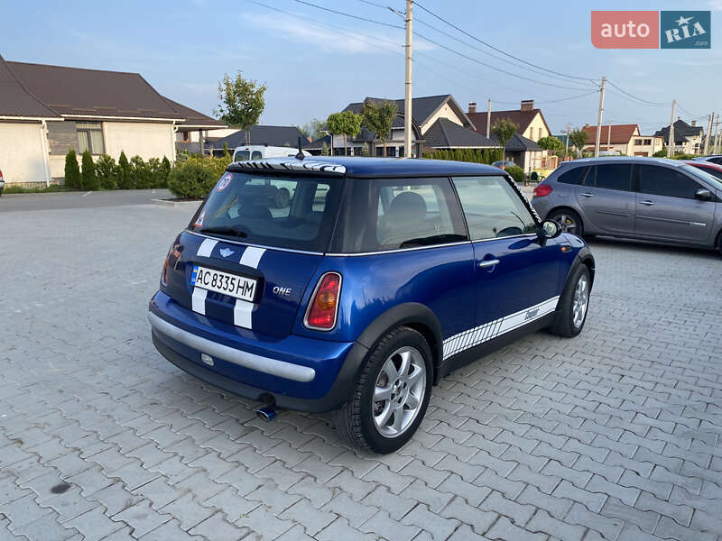 Хетчбек MINI Cooper 2002 в Винниках