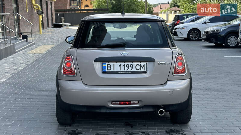 Хэтчбек MINI Cooper 2012 в Полтаве