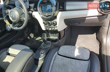 Хэтчбек MINI Cooper 2019 в 