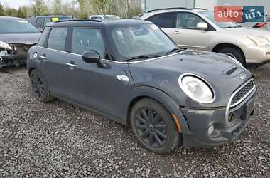Хэтчбек MINI Cooper 2016 в 