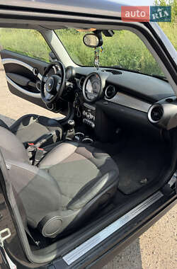 Хэтчбек MINI Cooper 2009 в 