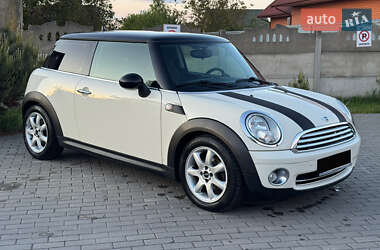Хэтчбек MINI Cooper 2008 в 